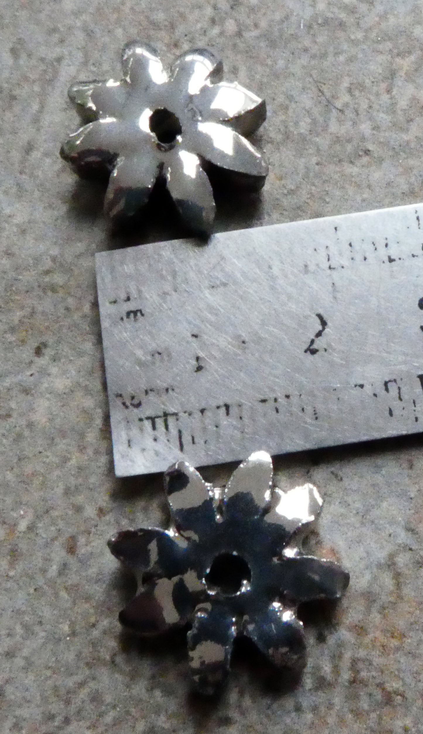 Ceramic Little  Flower Beads -Platinum Lustre