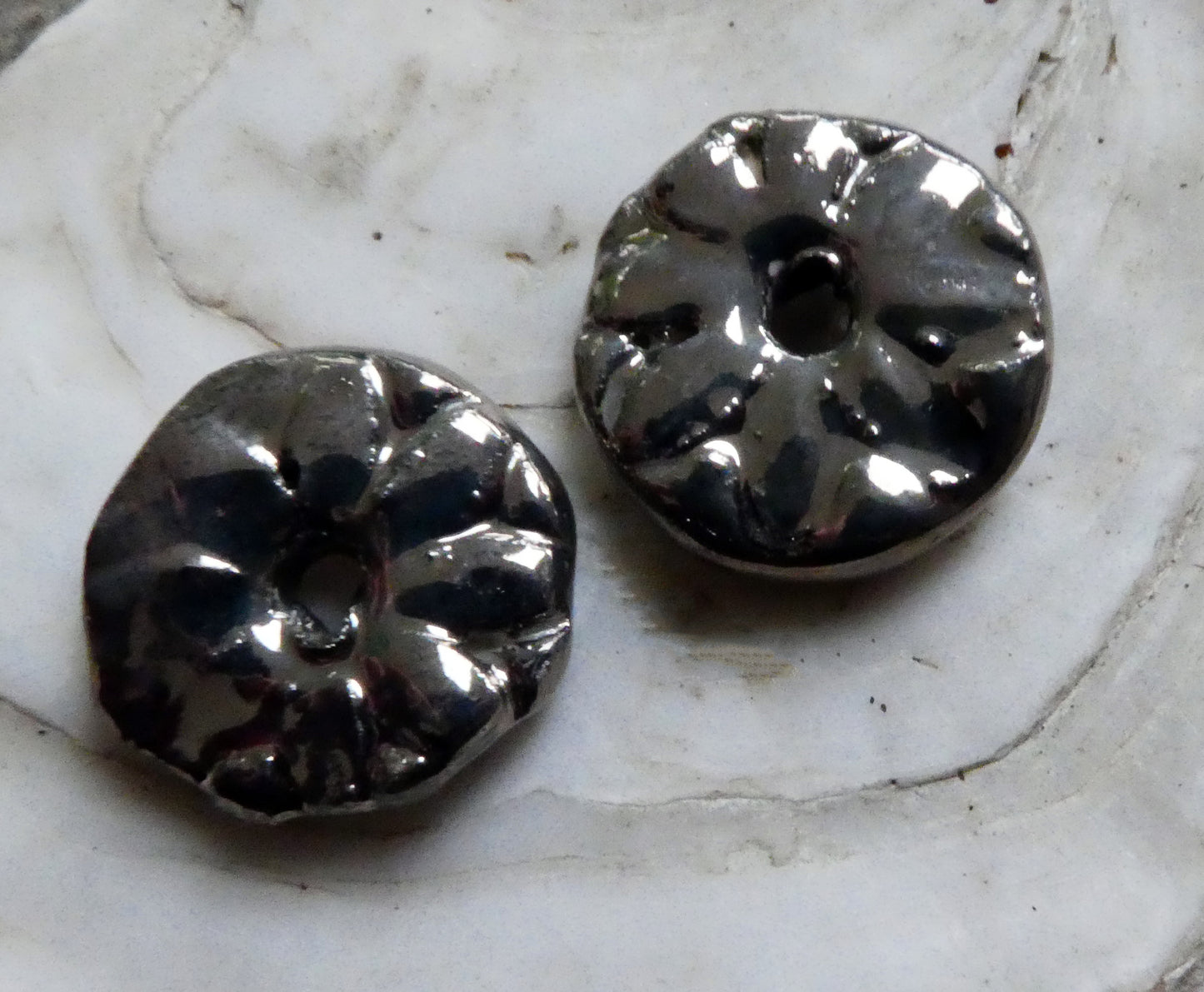 Ceramic Flower Disc Beads -Platinum Lustre