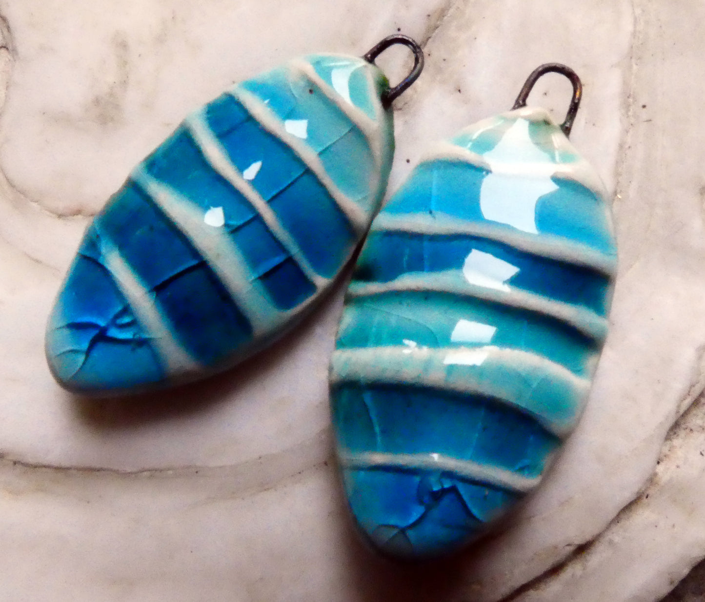 Ceramic Textured Wave Tablet Charms