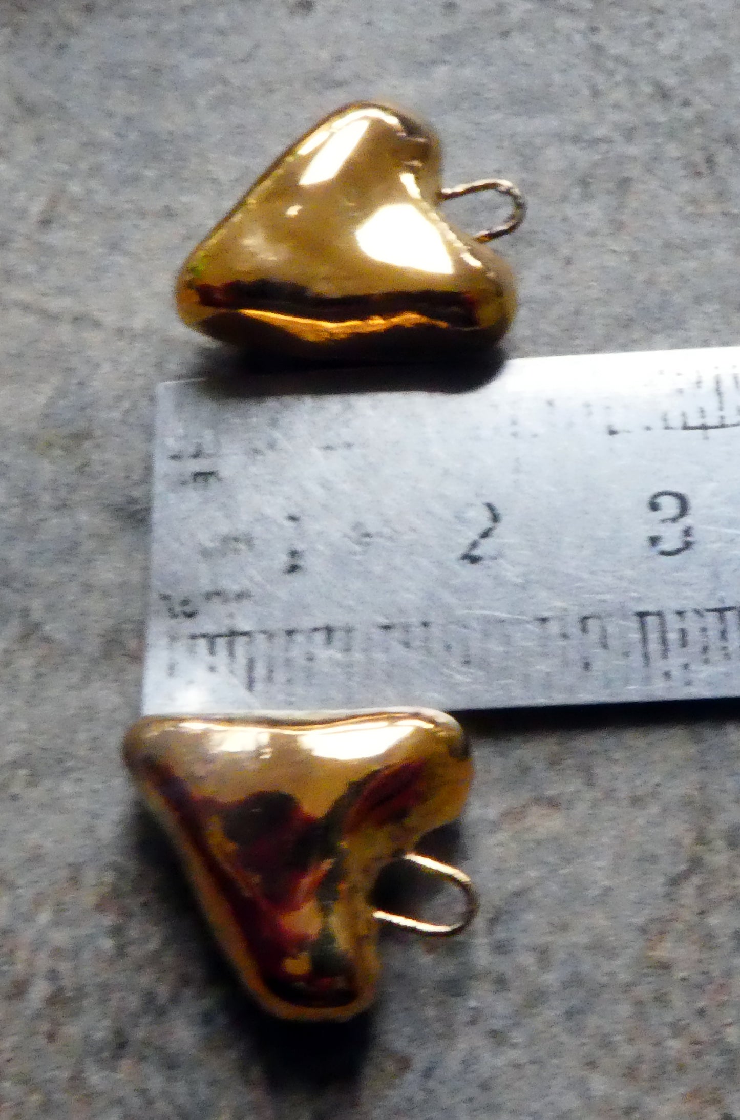 Ceramic Little Heart Drops -Gold Lustre
