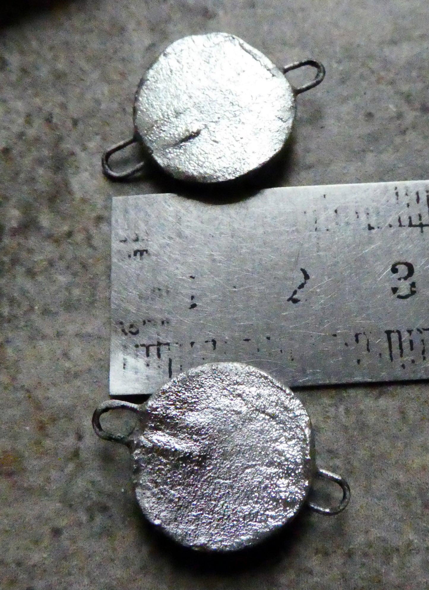 Ceramic Moulded Disc Earring Connectors - Grey Feather
