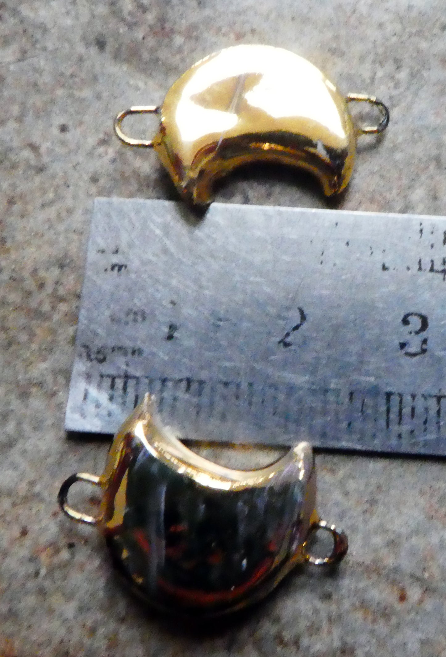 Ceramic Crescent Moon Earring Connectors -Gold Lustre