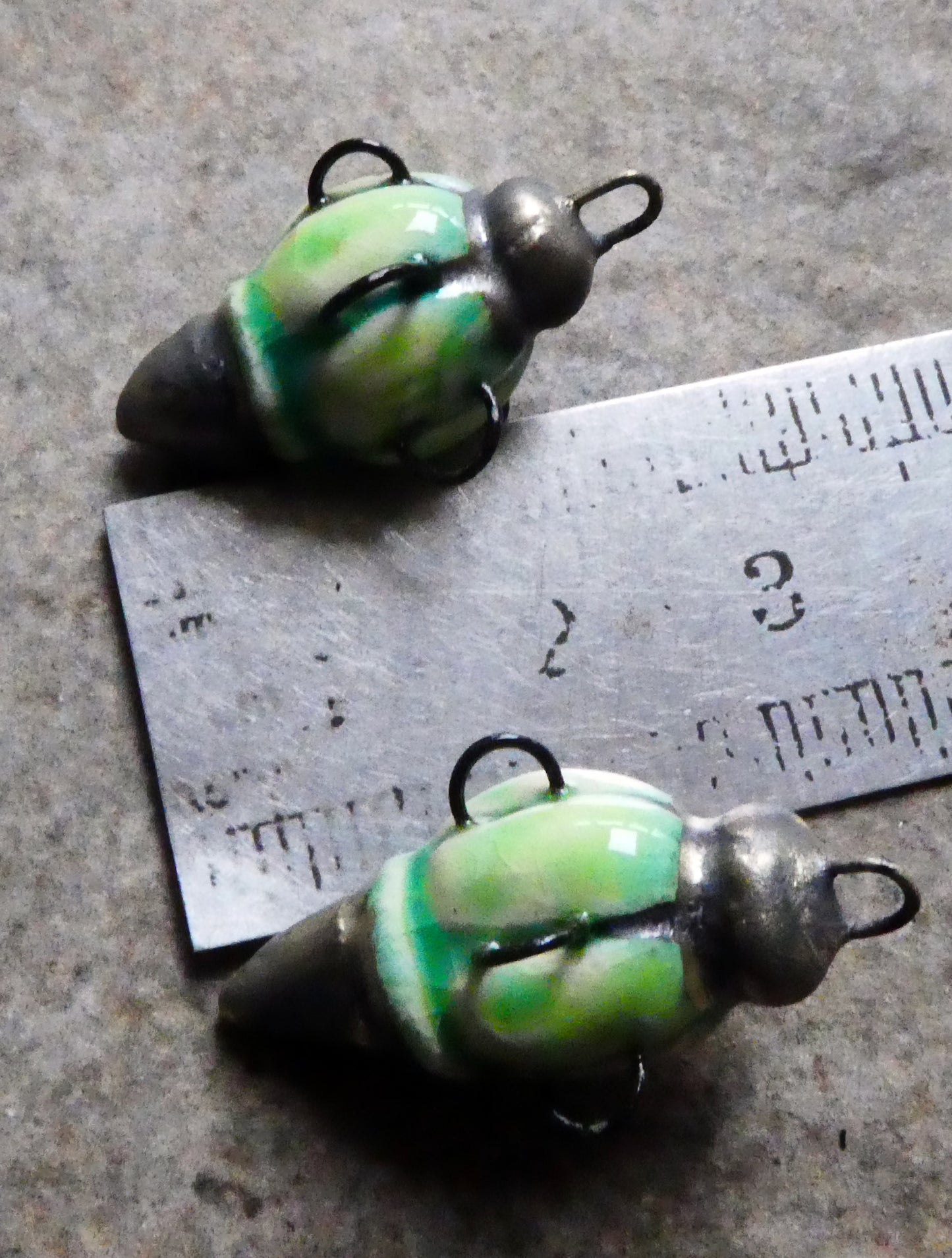Ceramic Hoopy Pointy Earring Connectors - Lime