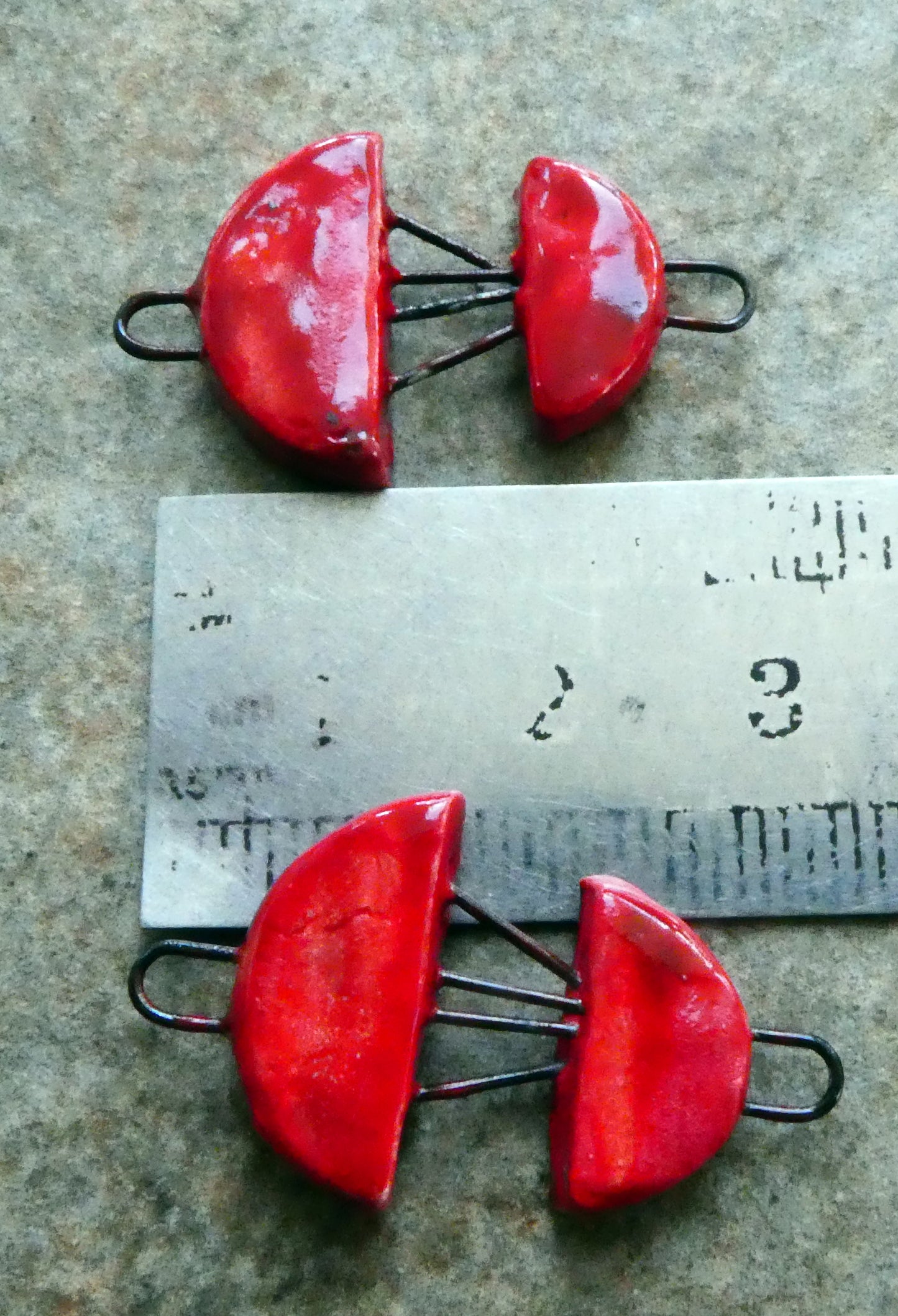 Ceramic Half Disc Connectors - Red