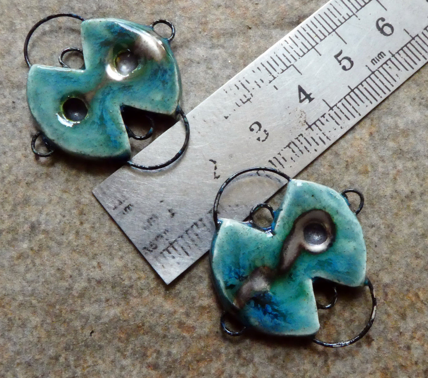 Ceramic Six Hoop Connectors -Bora Bora