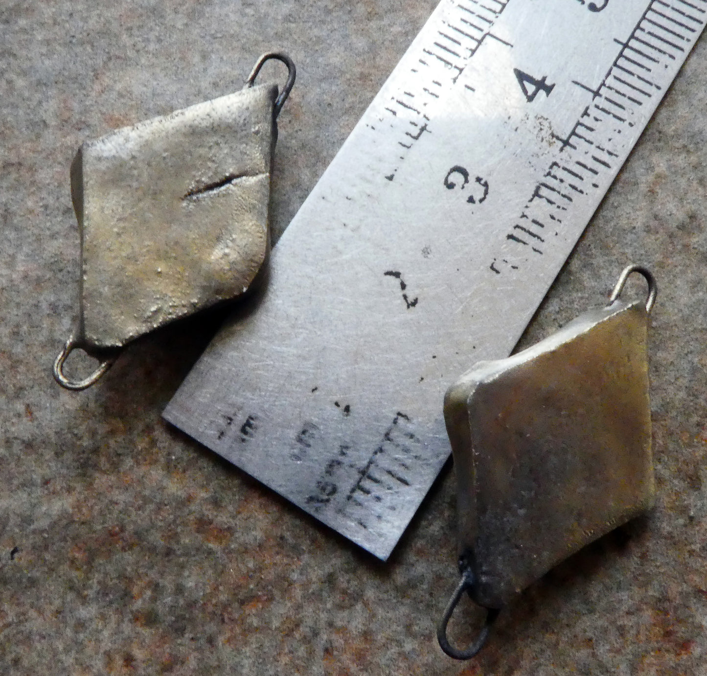 Ceramic Bronzy Diamond Connectors -Berry Tart