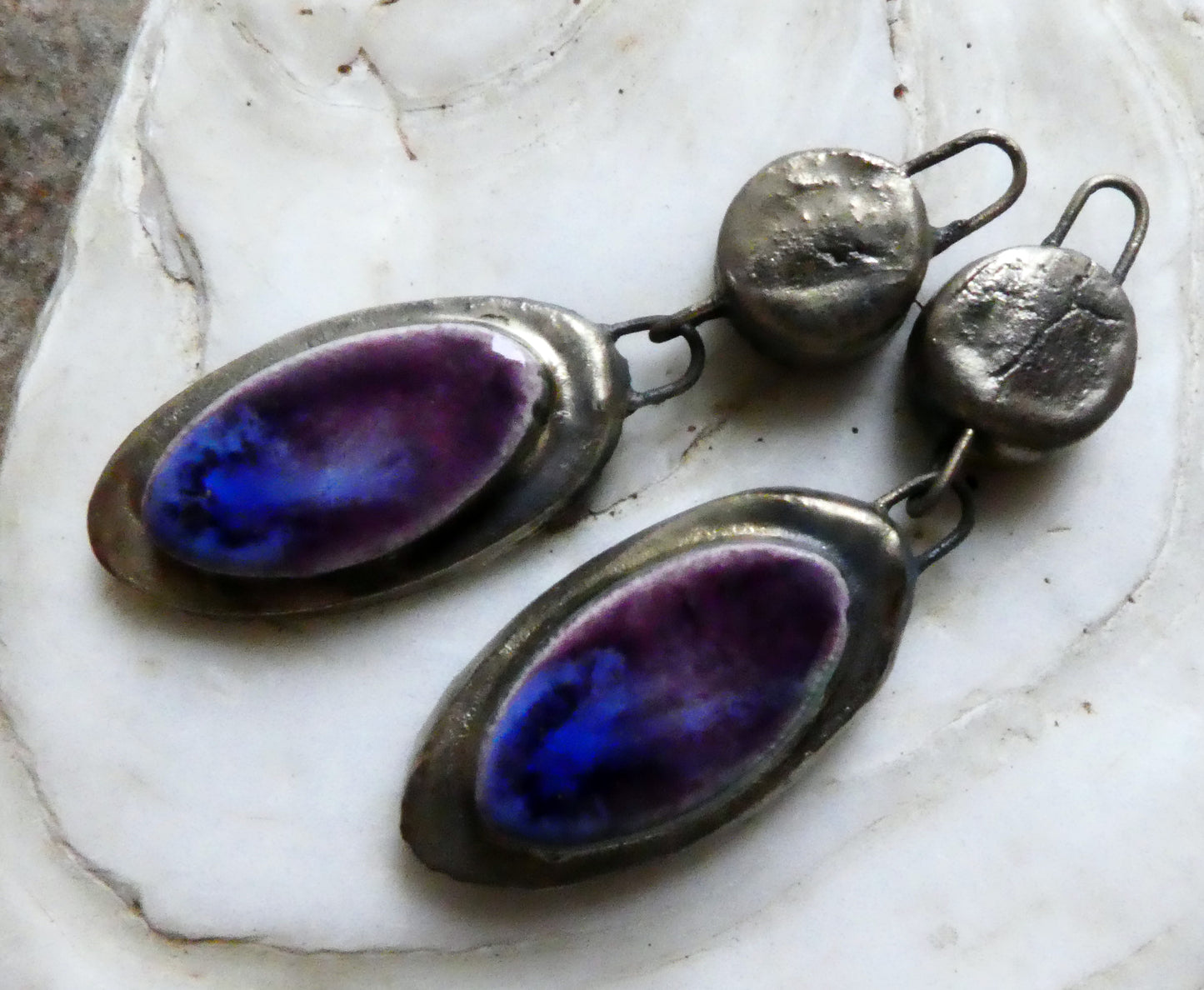 Ceramic Disc and Moulded Oval Dangles - Royal Fantasy