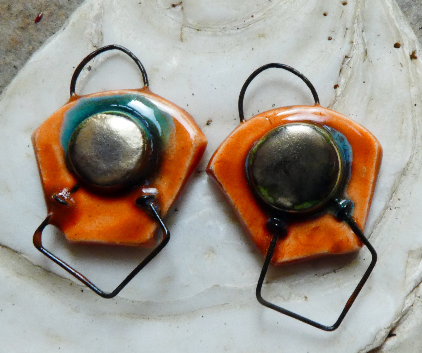 Ceramic Triangular Hooped Bronzy Connectors -Vermillion Sunburst