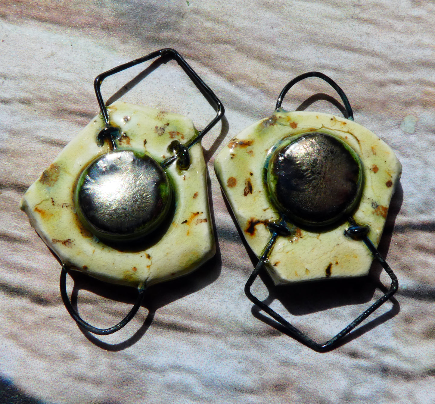 Ceramic Triangular Hooped Bronzy Connectors -Cappuccino Mint