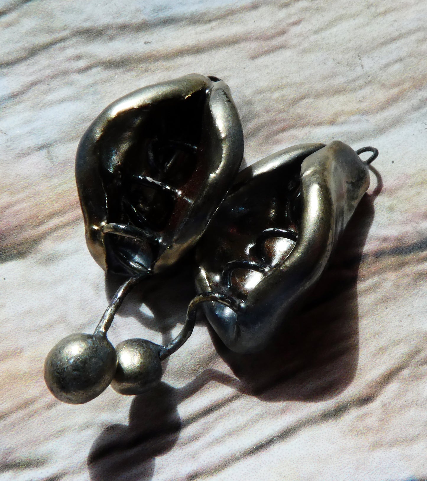 Ceramic Springy in the Middle Charms -Gloria