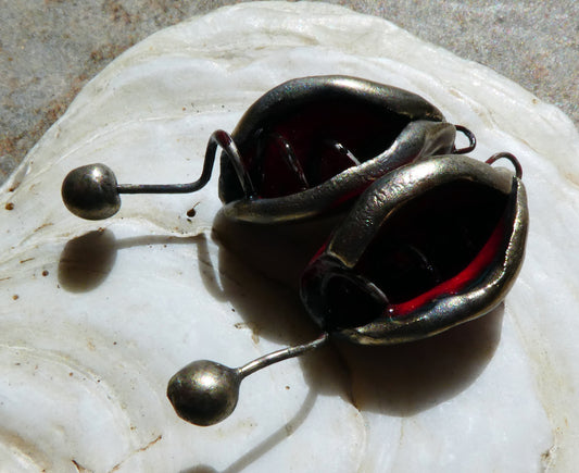 Ceramic Springy in the Middle Charms -Red