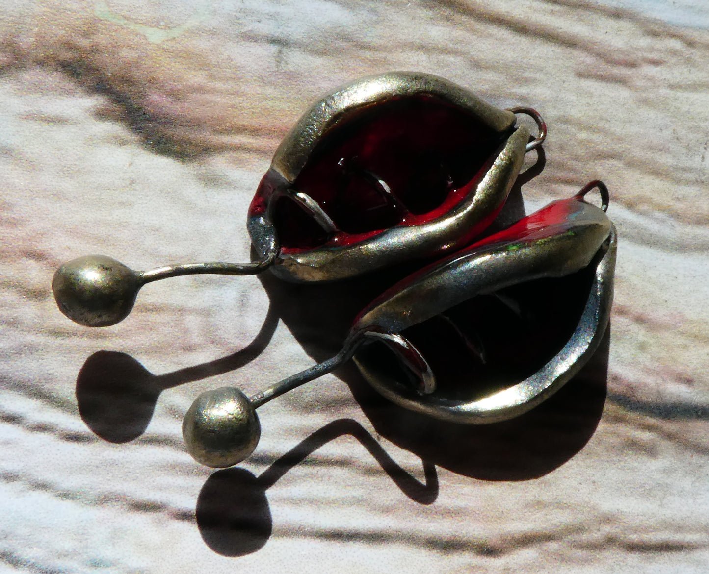 Ceramic Springy in the Middle Charms -Red