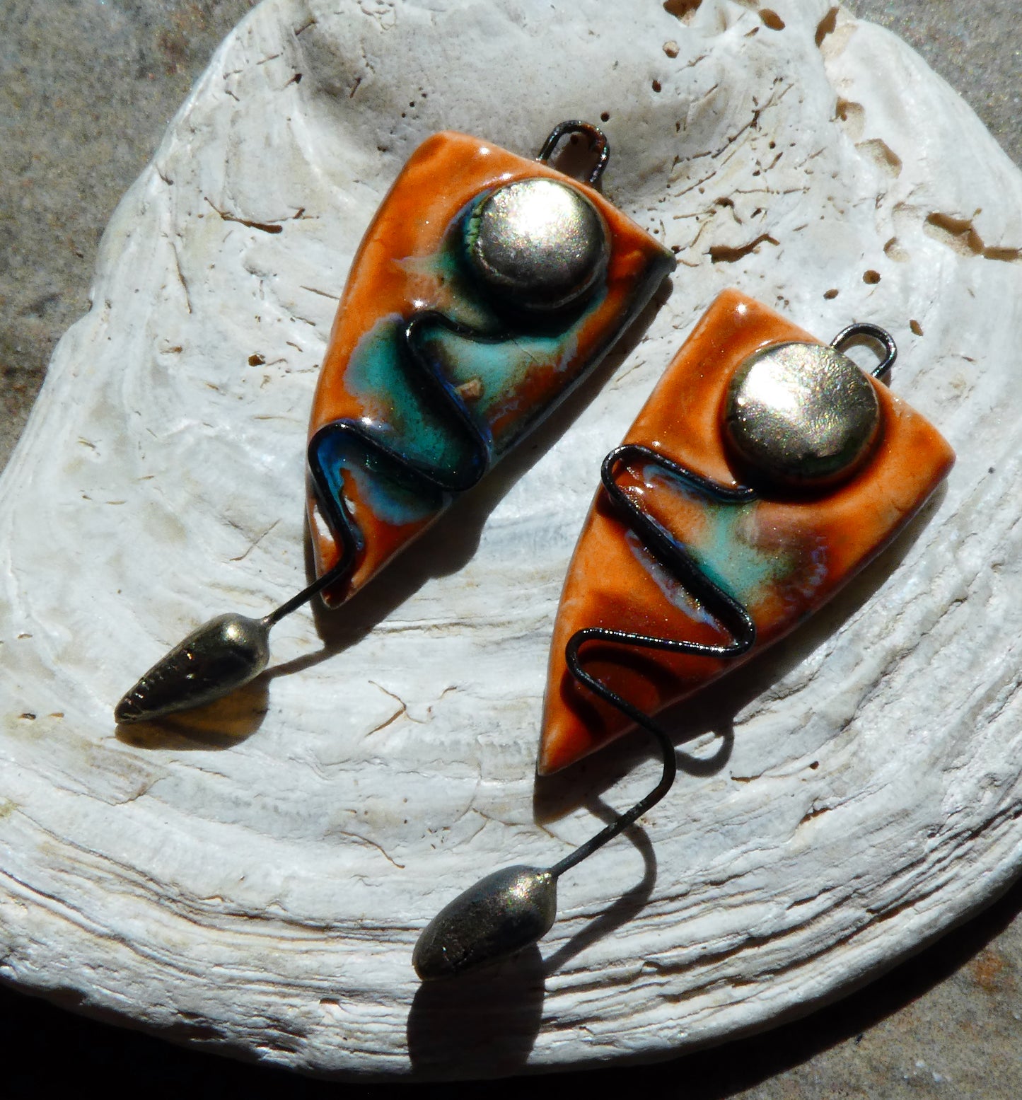 Ceramic Wiggly Wire Charms - Vermillion Sunburst