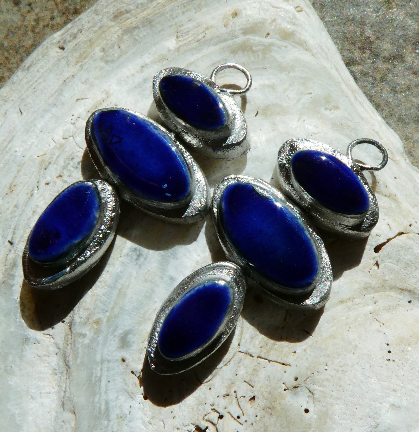 Ceramic Silvery Moulded Triple Oval Stack Charms -Mirror Blue