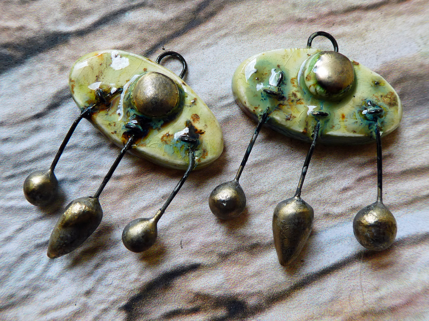 Ceramic Oval Bobbly Charms - Cappuccino Mint
