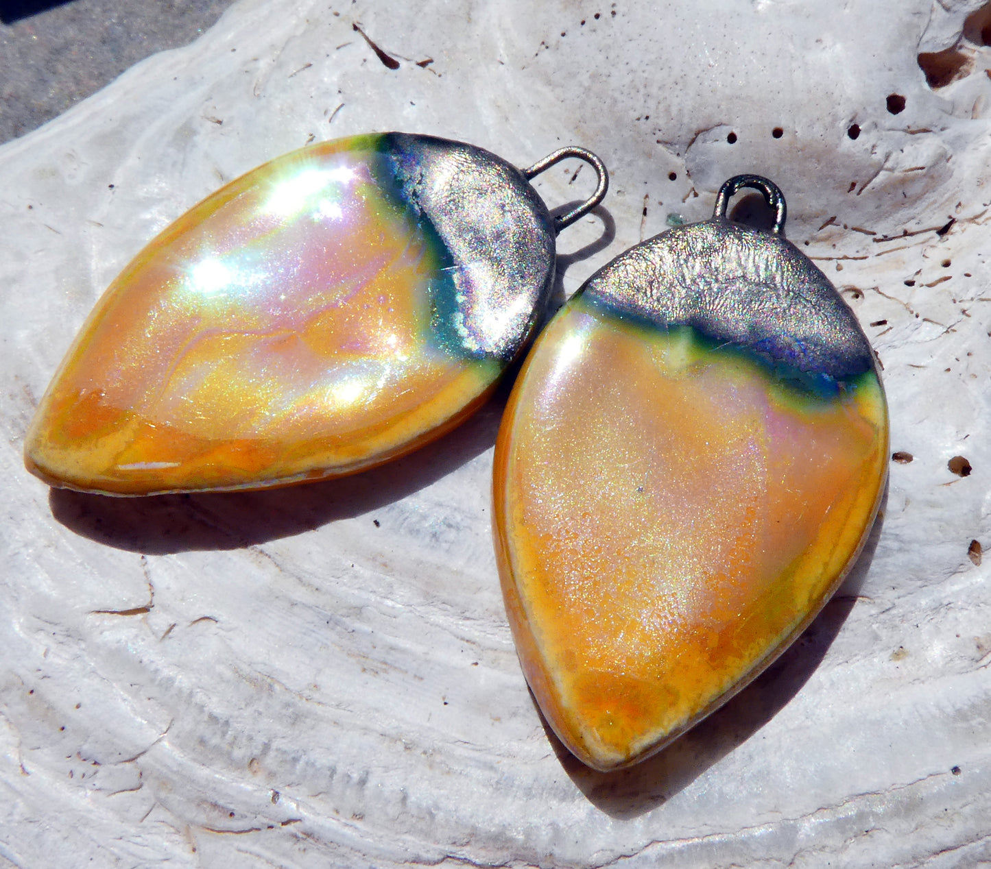 Ceramic Lustrous Slim Leaf Charms -Yellow