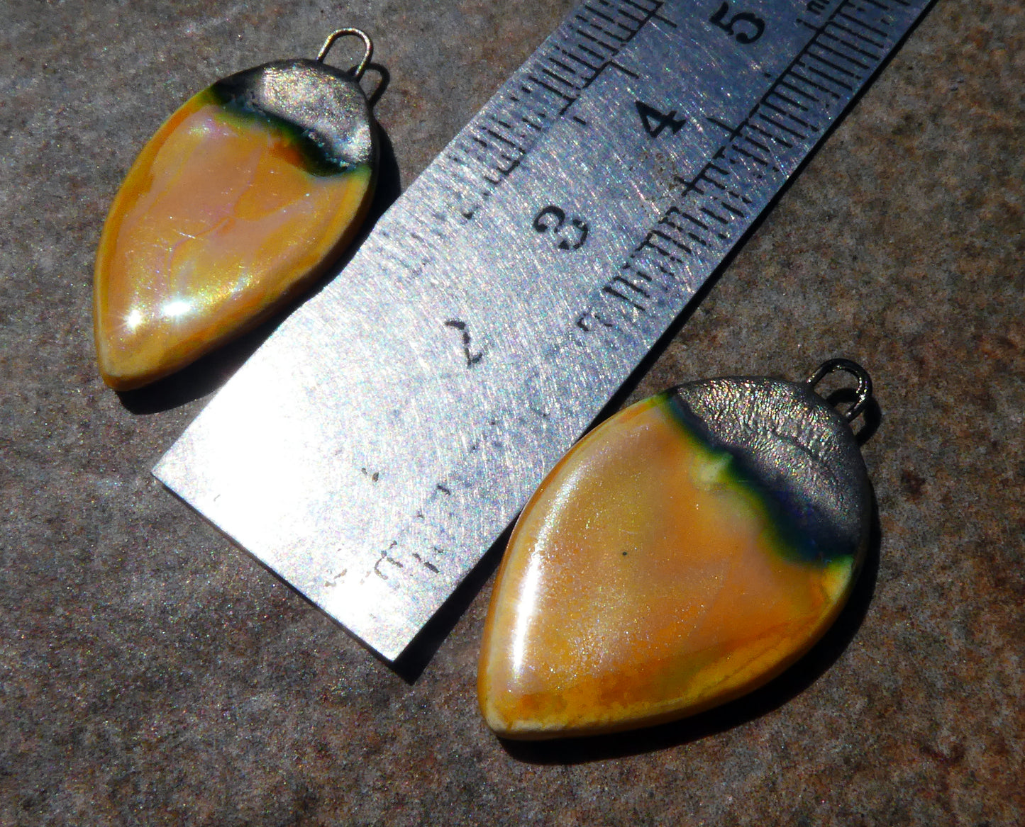 Ceramic Lustrous Slim Leaf Charms -Yellow