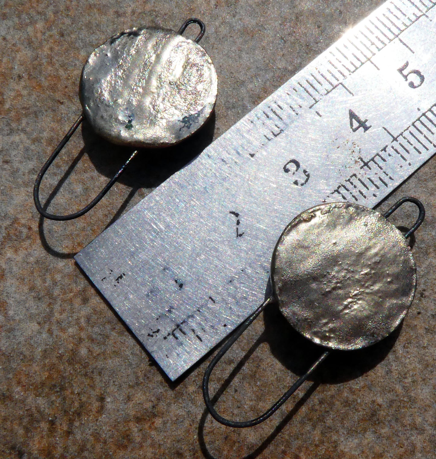 Ceramic Hoopy Moulded Disc Connectors - Plum Jelly