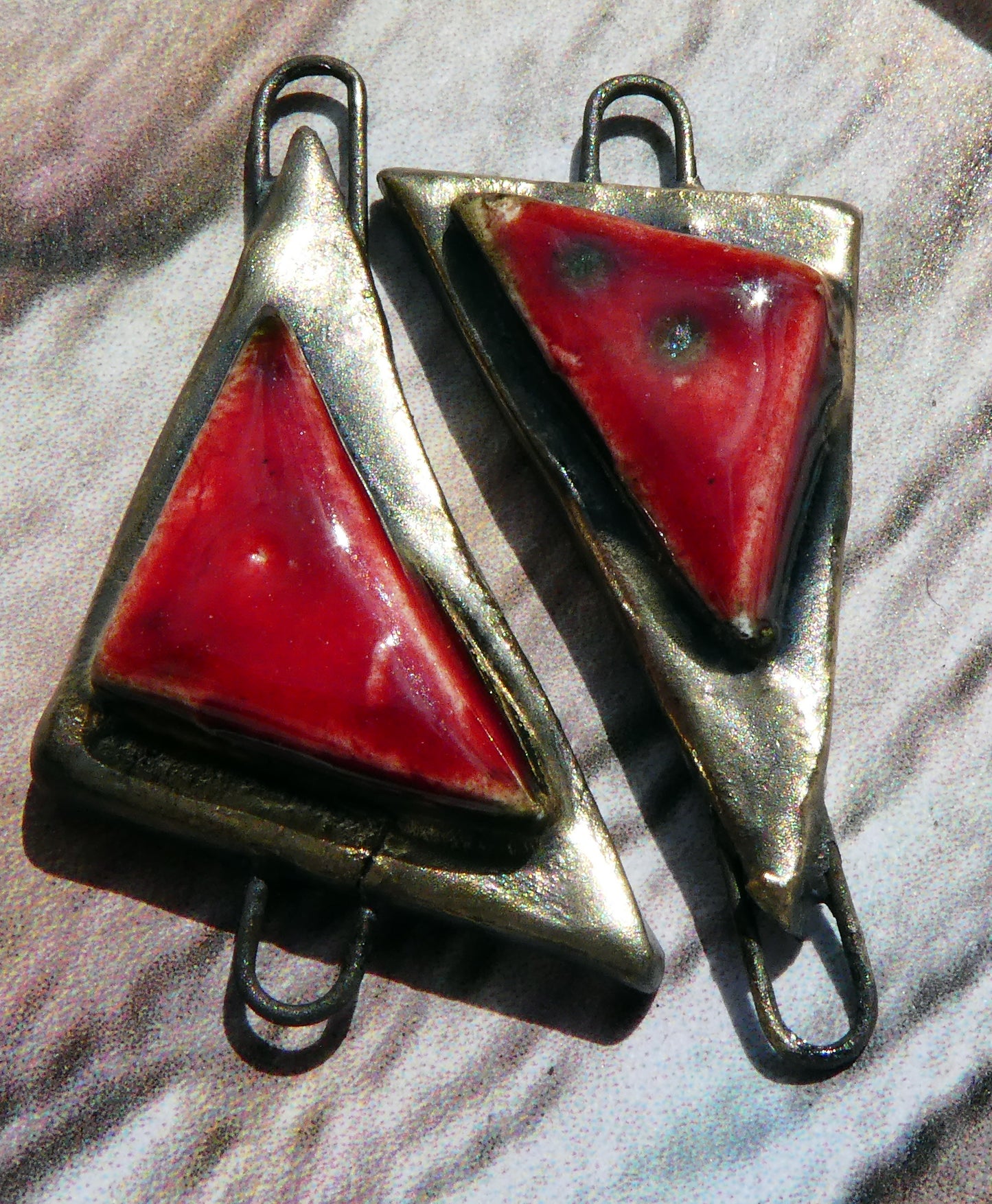 Ceramic Aymmetric Triangle Moulded Connectors -Pillar Box