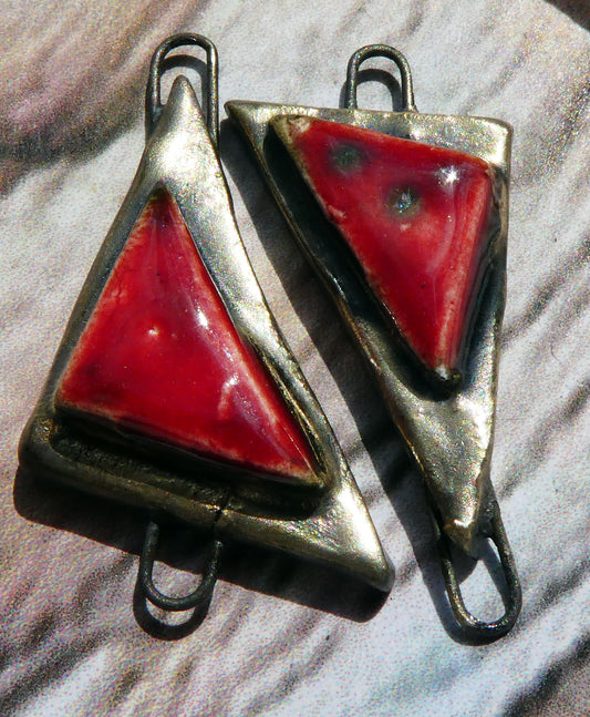 Ceramic Aymmetric Triangle  Moulded Connectors -Pillar Box