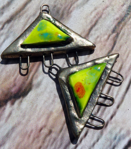 Ceramic Three Hoop Triangle  Moulded Connectors -Cherry Limeade