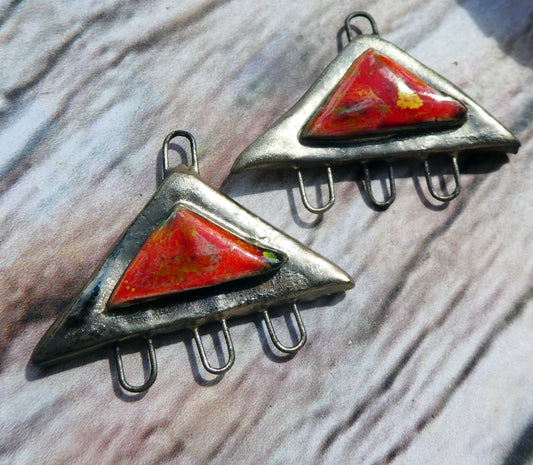 Ceramic Three Hoop Triangle  Moulded Connectors -Firecracker