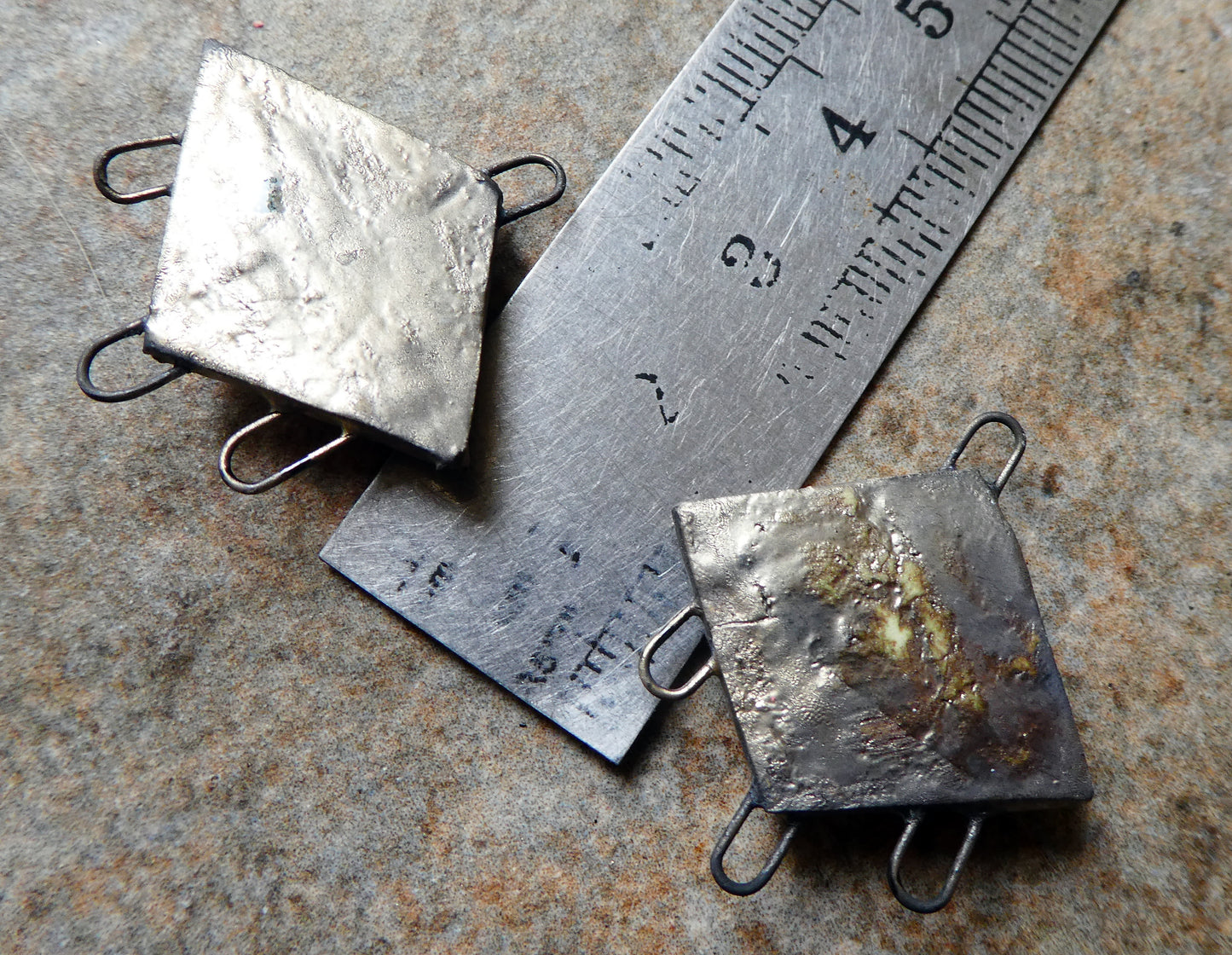Ceramic Moulded Three Hoop Connectors - Mixed Melon