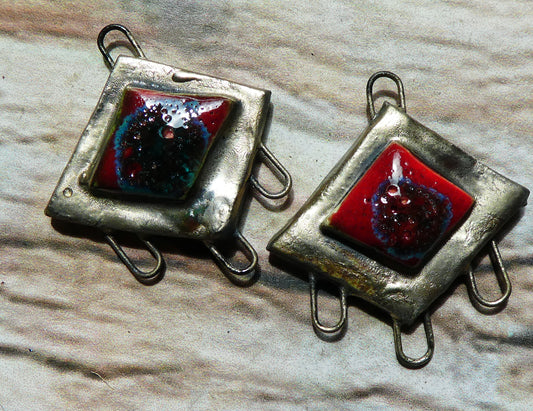 Ceramic Moulded Three Hoop Connectors -Ladybird