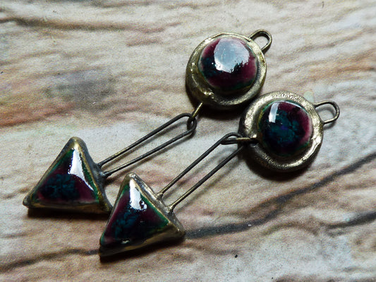 Ceramic Moulded Disc and Triangle Dangles - Peppered Raspberry