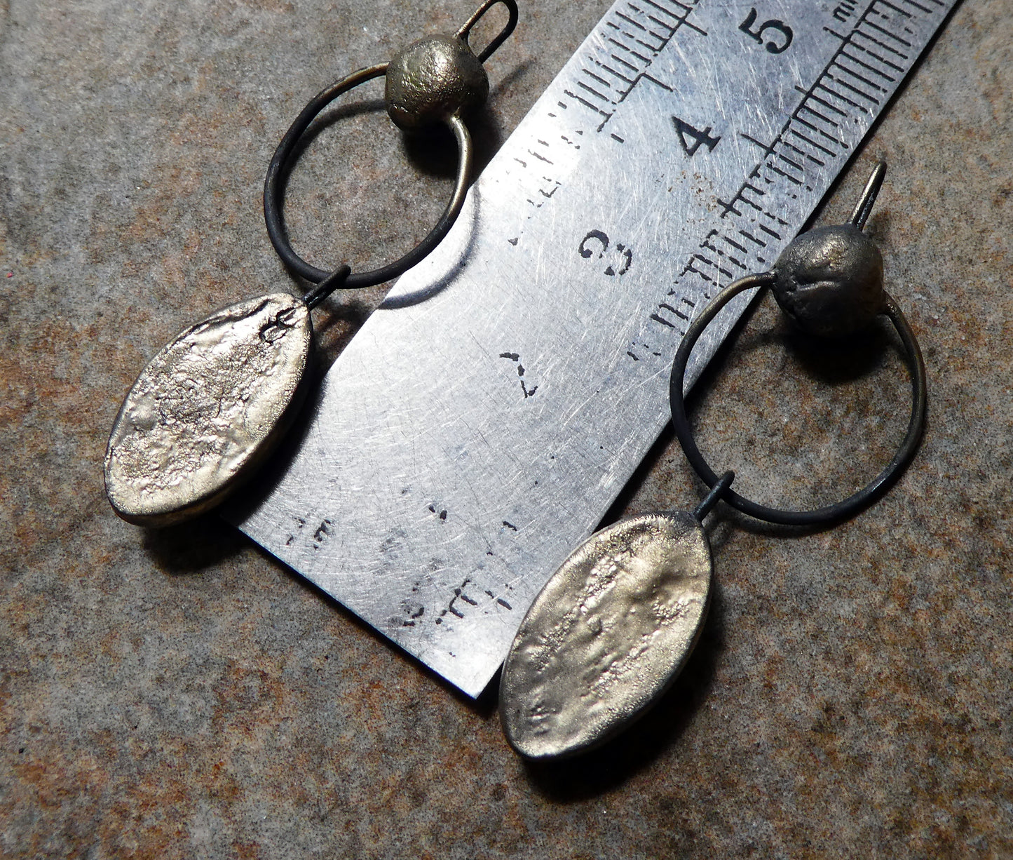 Ceramic Moulded Bobble and Oval Dangles - Ohio