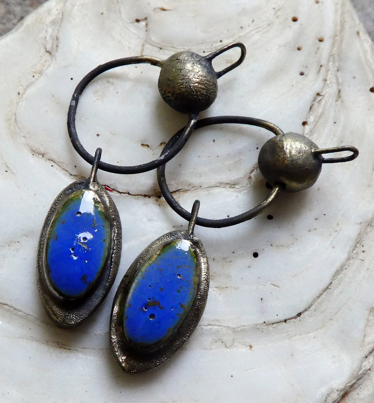Ceramic Moulded Bobble and Oval Dangles - Ohio