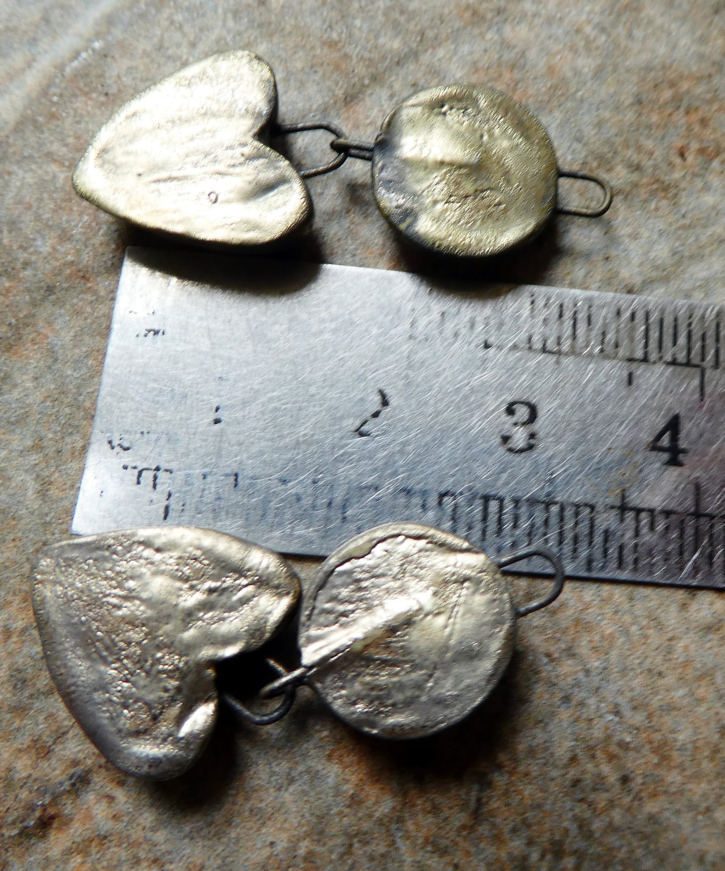 Ceramic Moulded Disc and Heart Dangles -Vermillion Sunburst