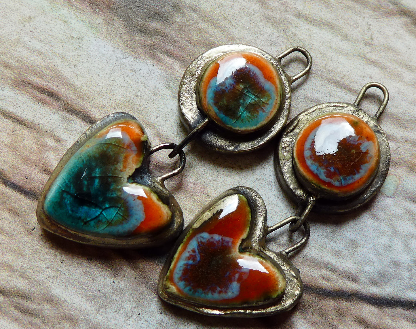 Ceramic Moulded Disc and Heart Dangles -Vermillion Sunburst