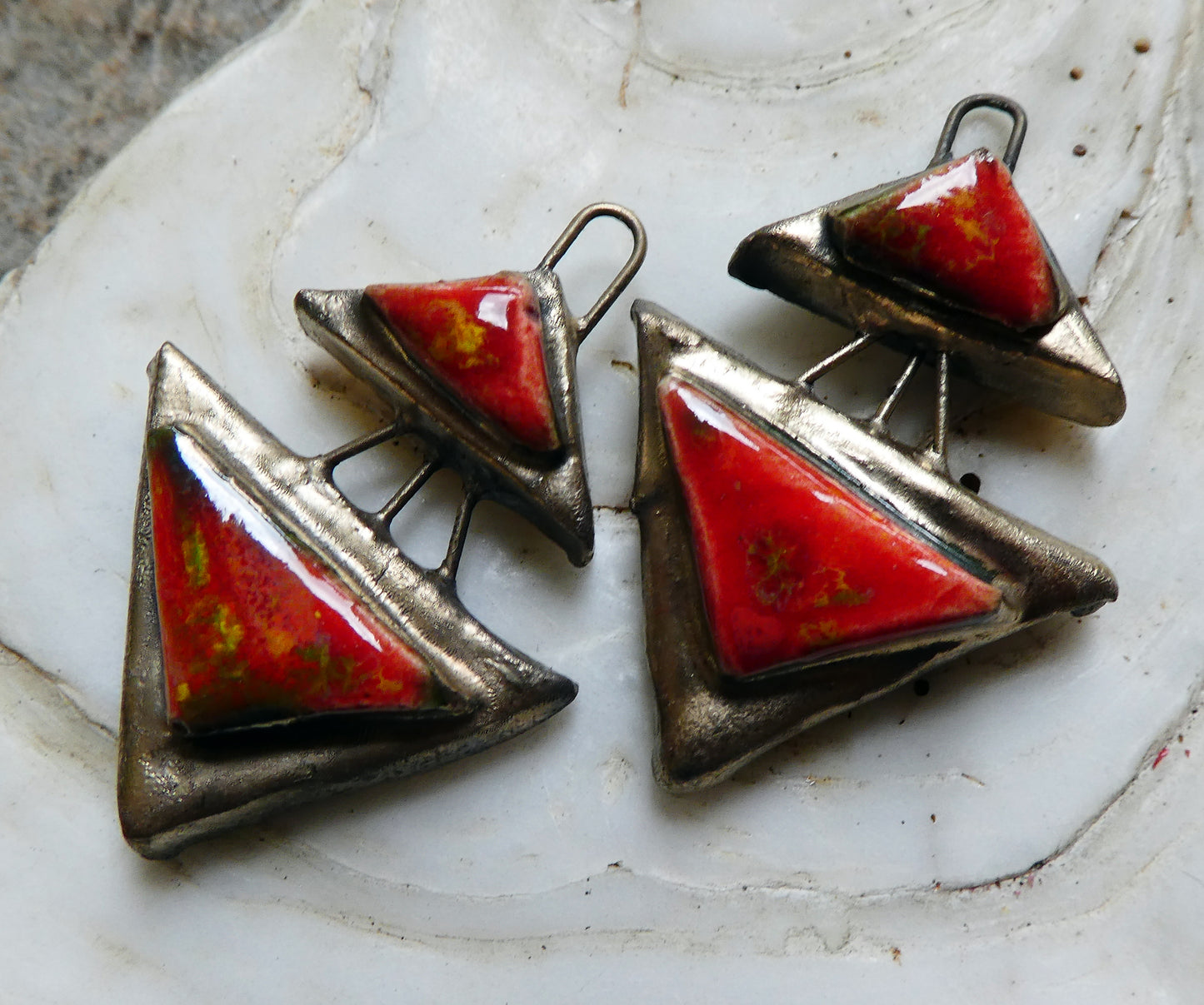 Ceramic Moulded Double Triangle Charms - Firecracker