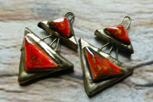 Ceramic Moulded Double Triangle Charms - Firecracker