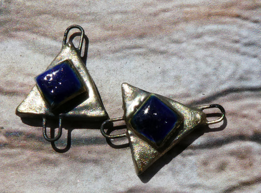 Ceramic Little Moulded Triangle Connectors -Mirror Blue