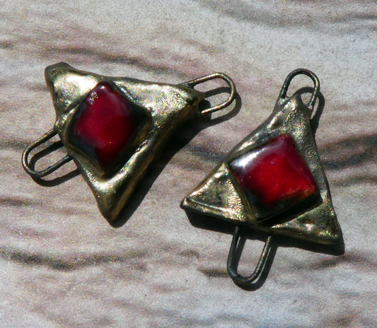 Ceramic Little Moulded Triangle Connectors -Red