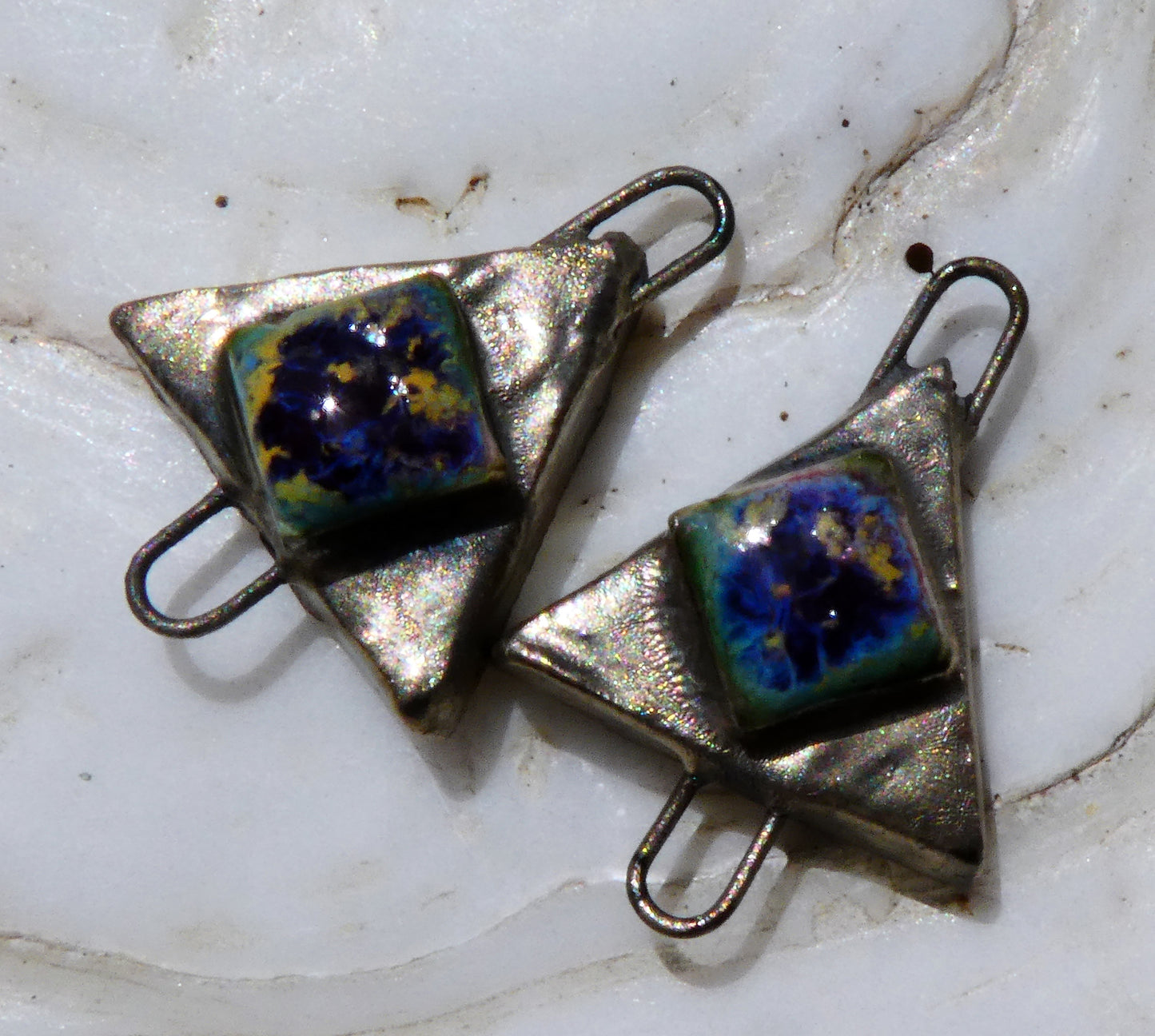 Ceramic Little Moulded Triangle Connectors -Sailors Delight