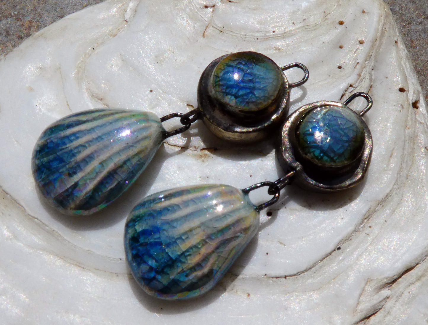 Ceramic Lustrous Moulded Disc and Shell Dangles - Water