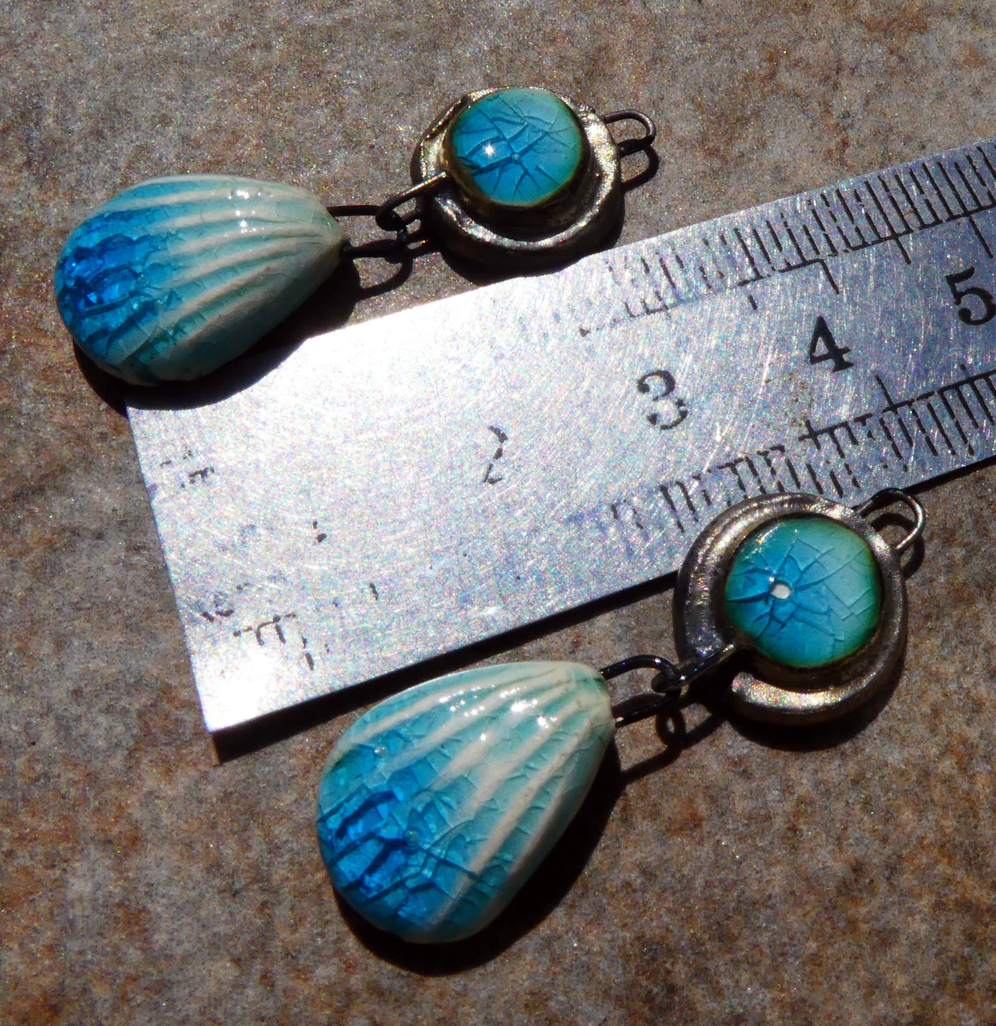 Ceramic Lustrous Moulded Disc and Shell Dangles - Turquoise Crackle
