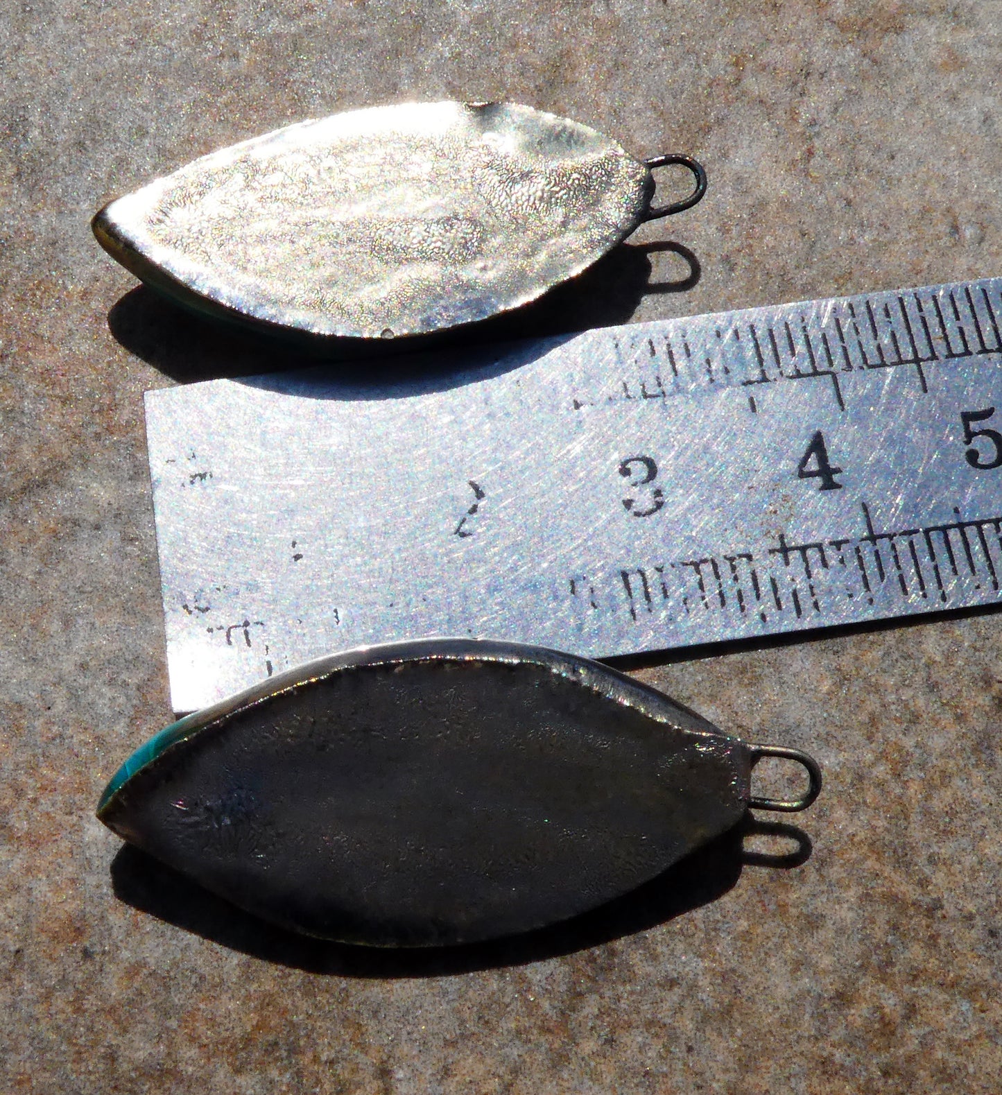 Ceramic Moulded Wave Surfboard Charms - Seawind
