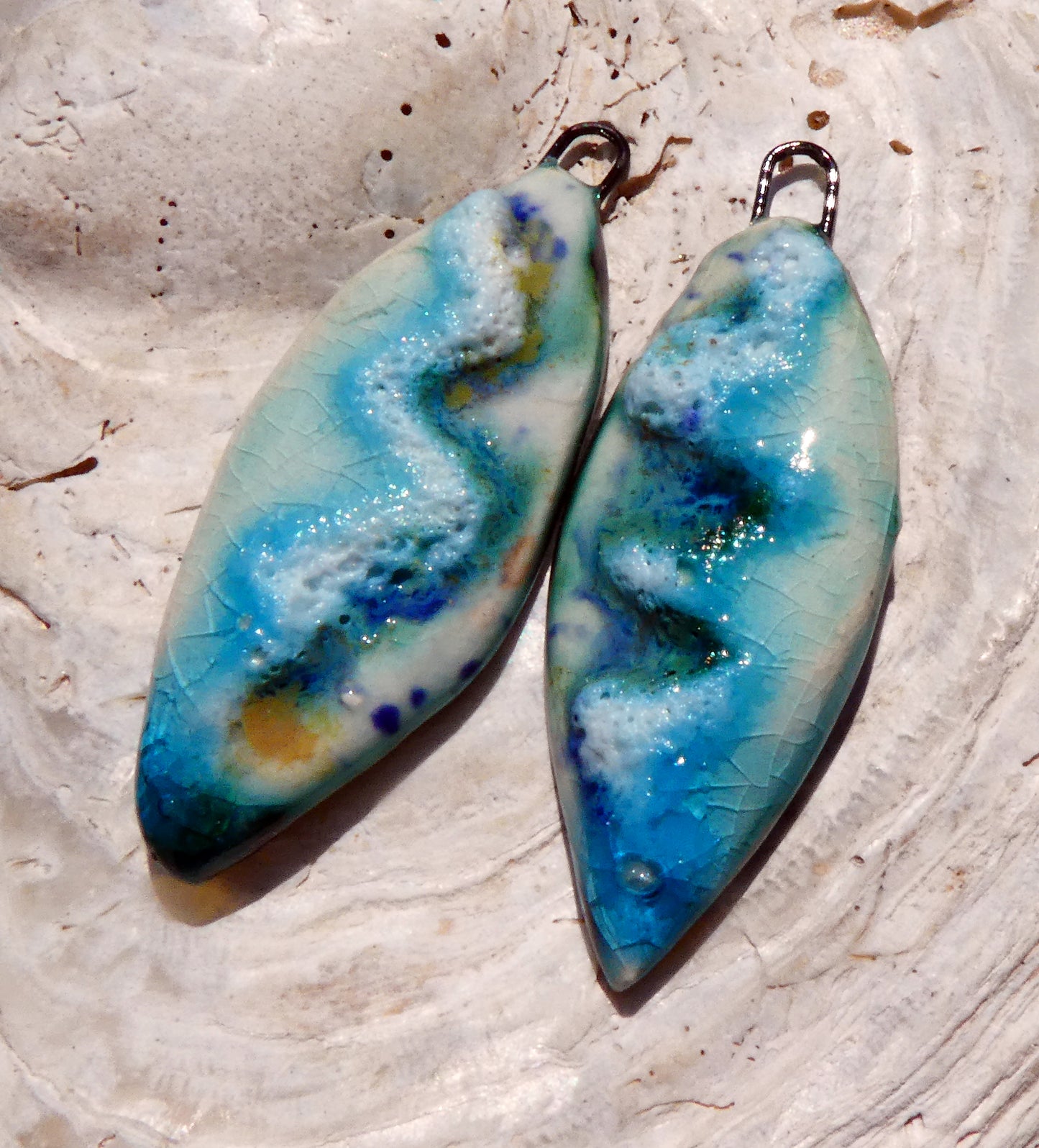 Ceramic Moulded Wave Surfboard Charms - Seawind