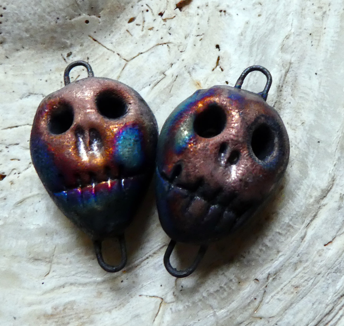 Ceramic Skull Earring Connectors - Scorched