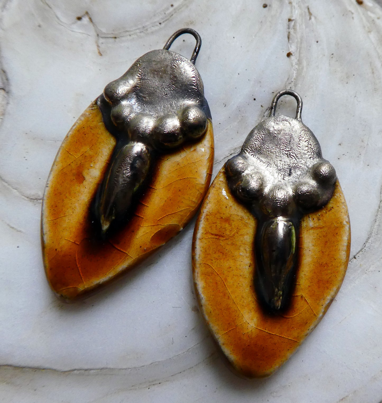 Ceramic Decorative Pointy Charms - Cognac