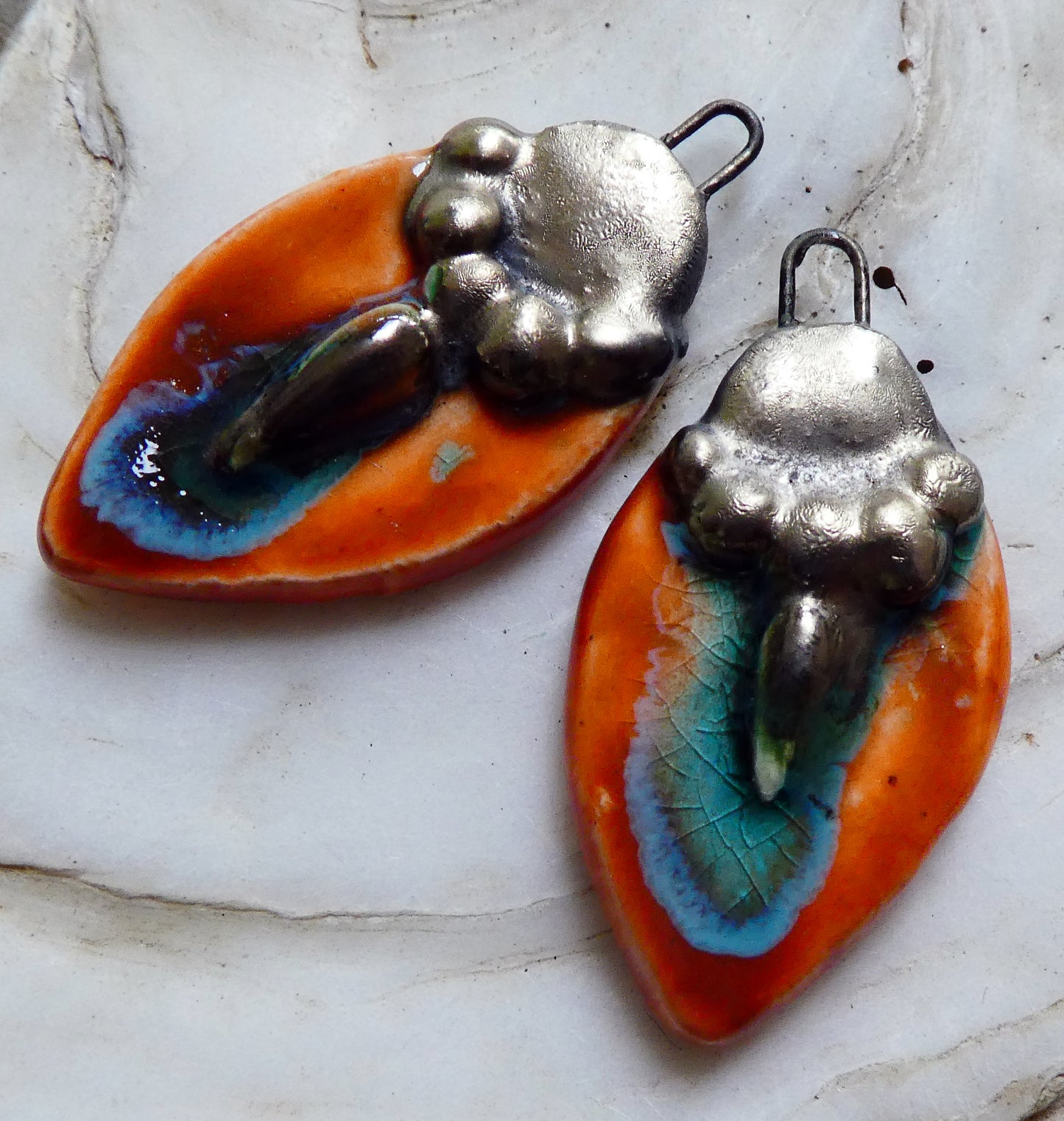 Ceramic Decorative Pointy Charms - Vermillion Sunburst