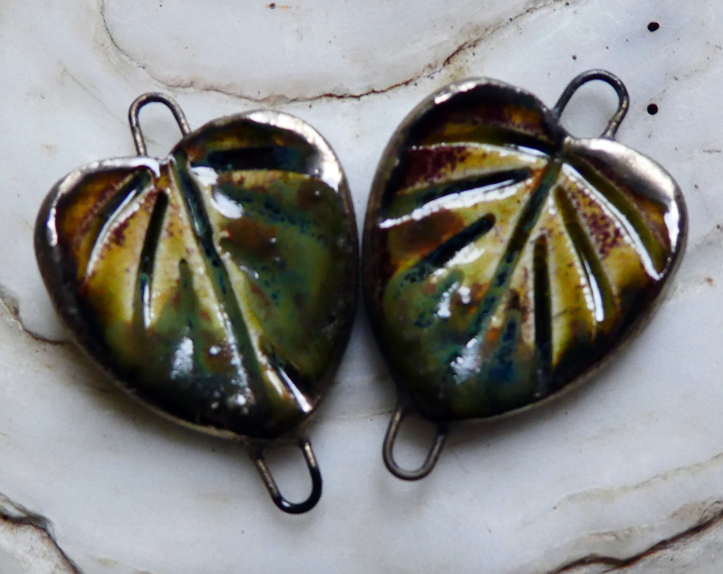 Ceramic Heart Shaped Leaf Connectors - Pagoda