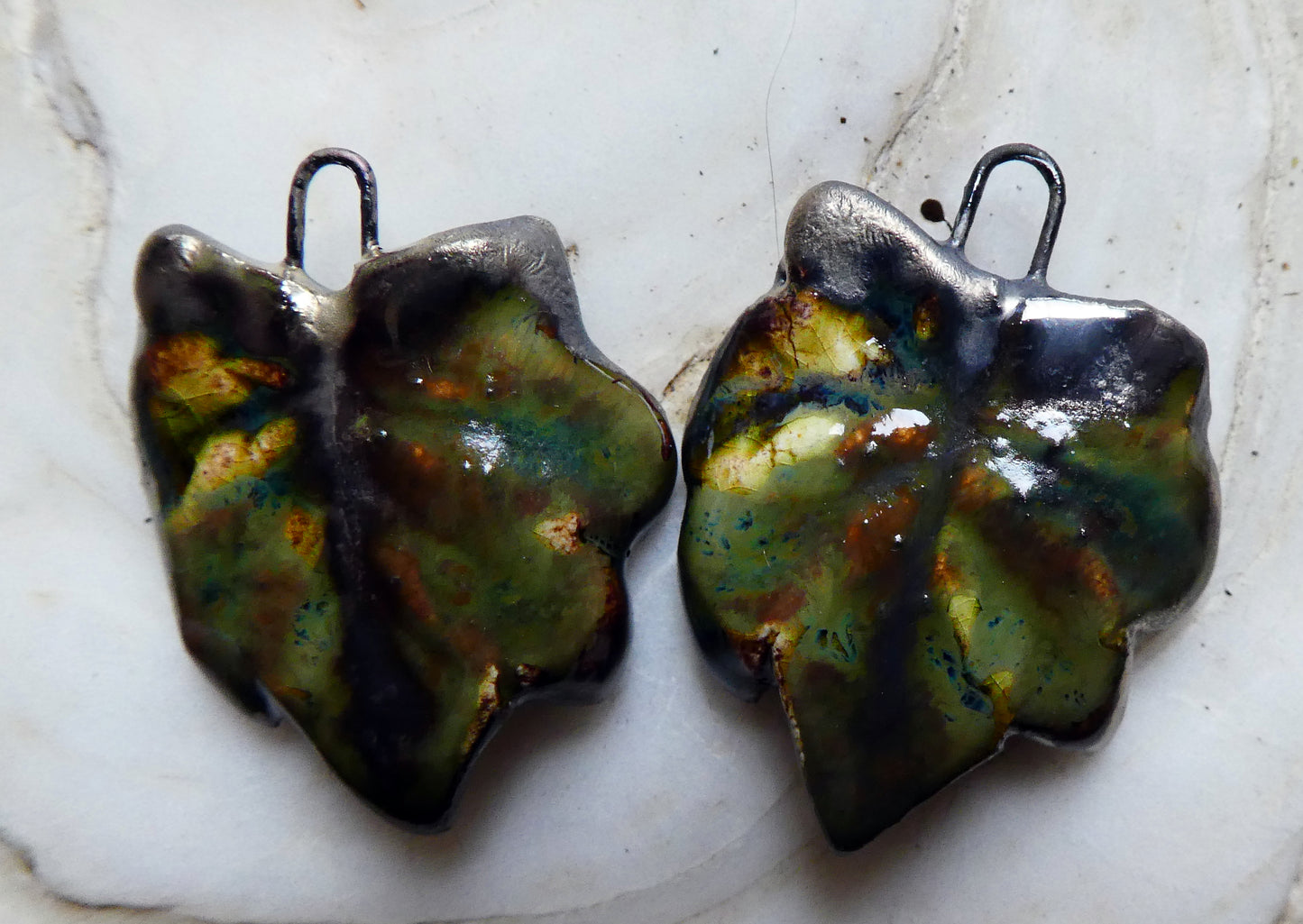 Ceramic Leaf Charms - Pagoda