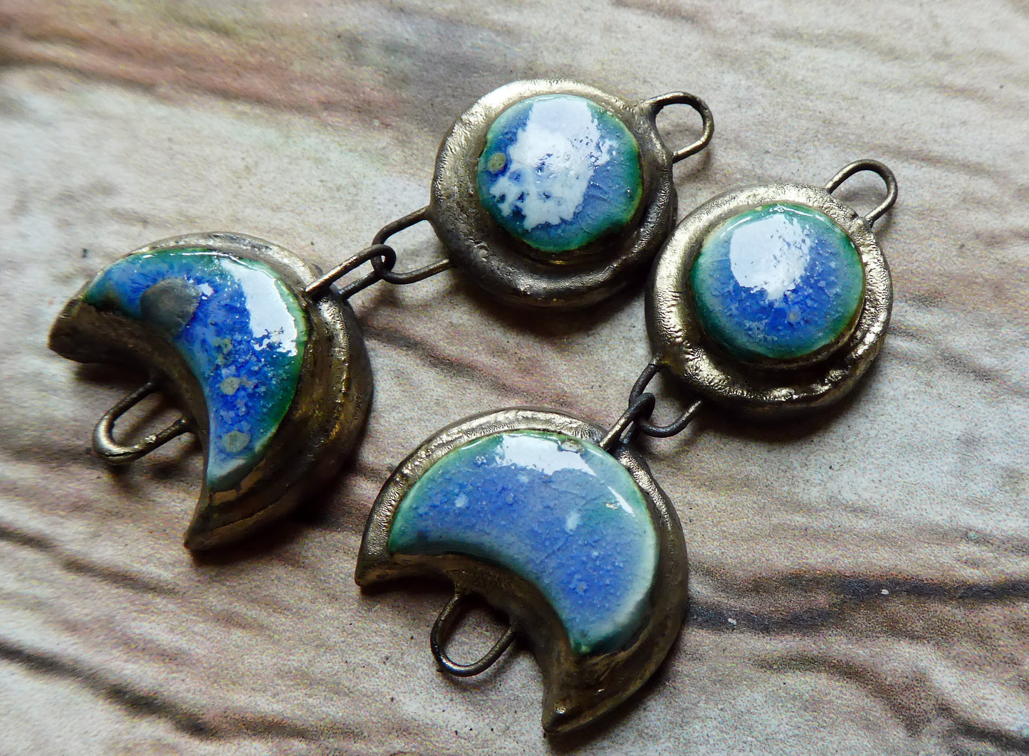 Ceramic Moulded Mystic Moon Dangly Connectors - Glacier Fire