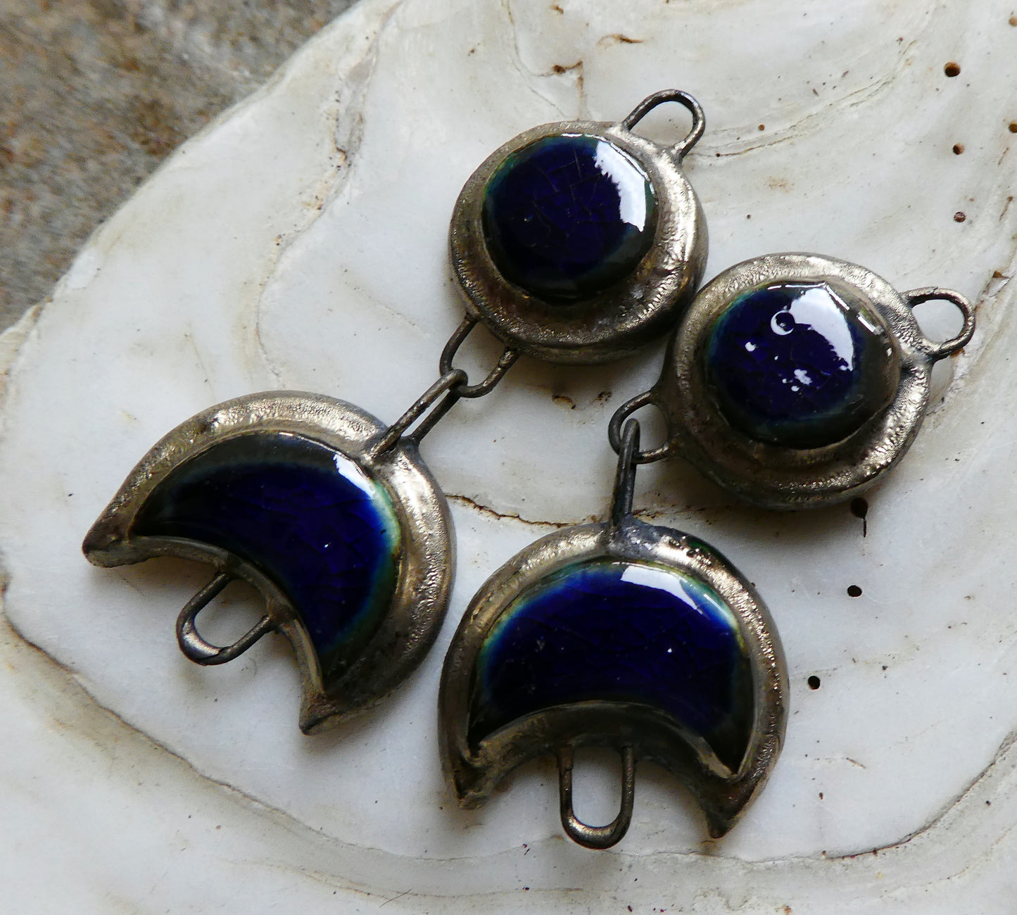 Ceramic Moulded Mystic Moon Dangly Connectors - Mirror Blue