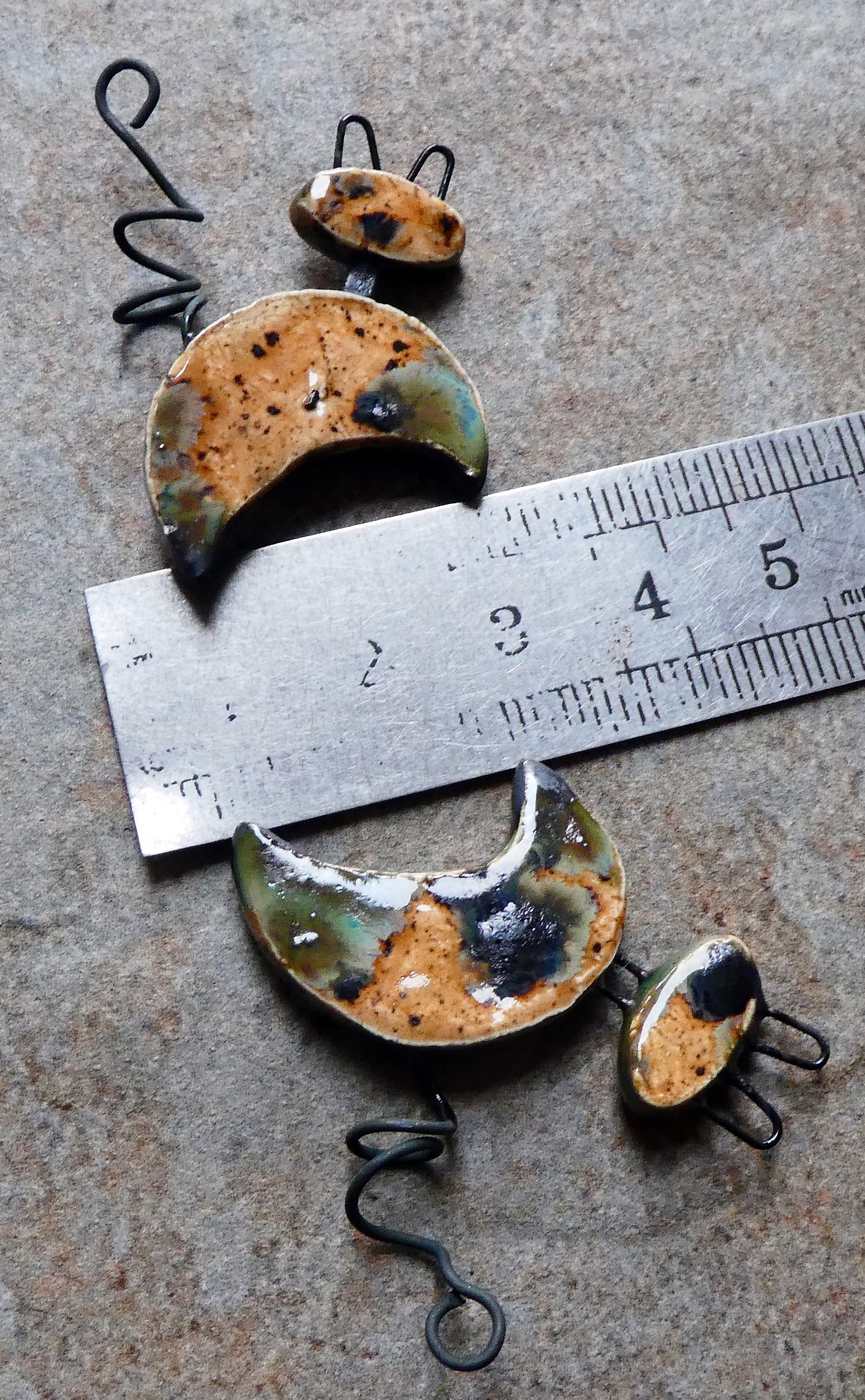 Ceramic Curly Tail Cat Charms - Oriental Caramel